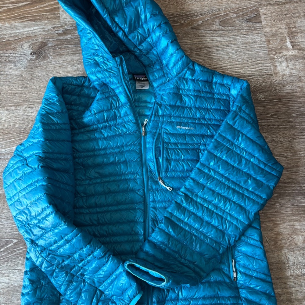 Patagonia Packable Down Jacket - image 2